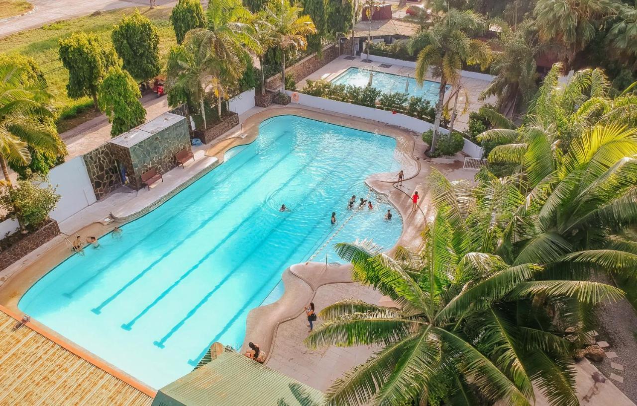 Nature'S Village Resort Bacolod Exterior photo