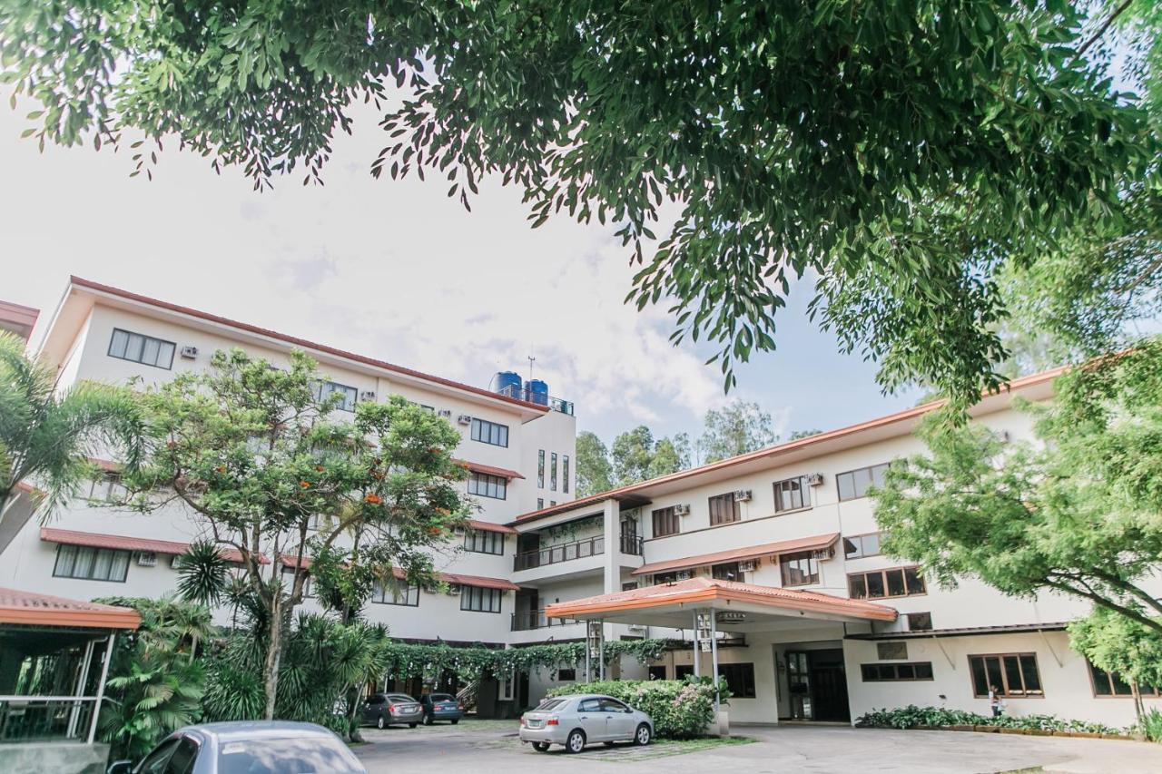 Nature'S Village Resort Bacolod Exterior photo