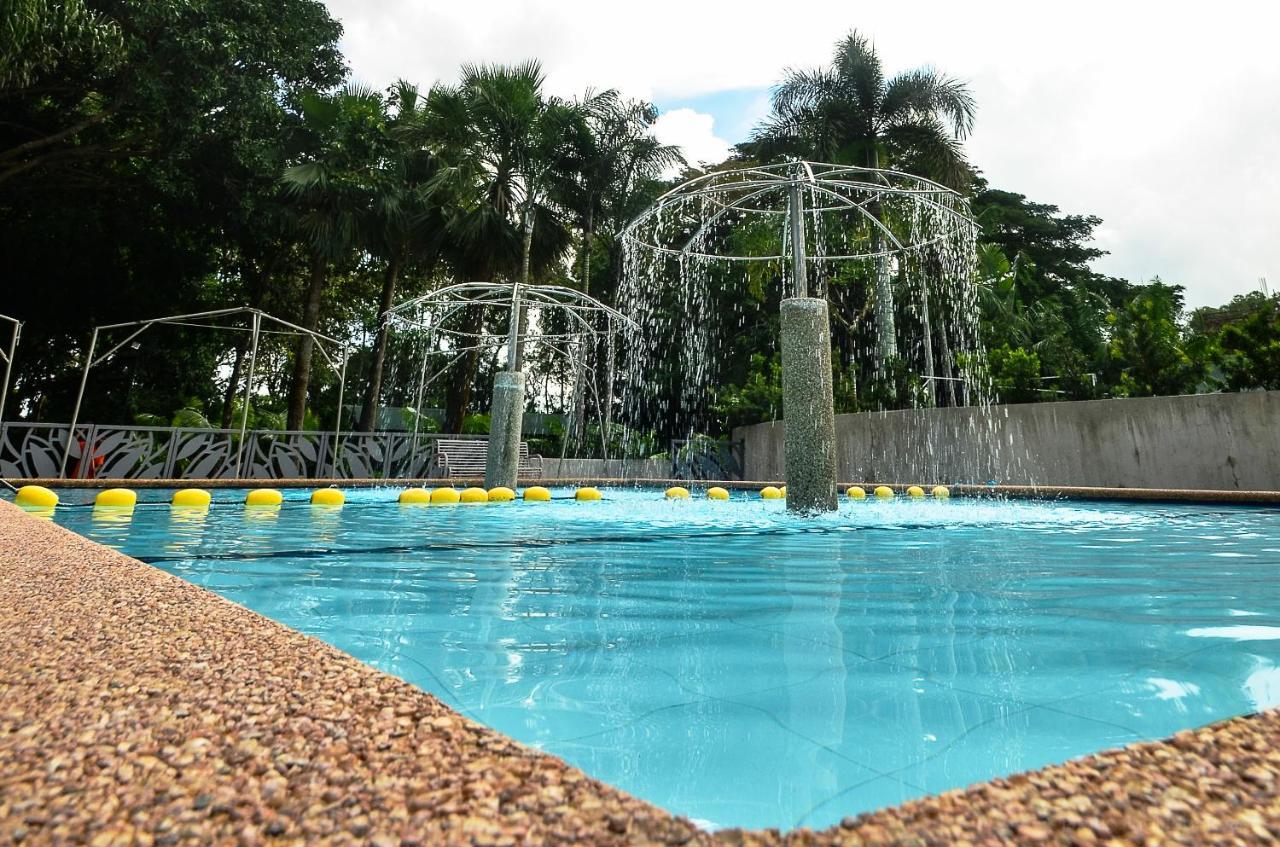 Nature'S Village Resort Bacolod Exterior photo